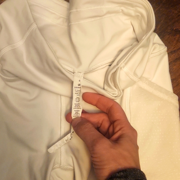 Lululemon Run Smoothly Crop size 4 - Picture 5 of 7